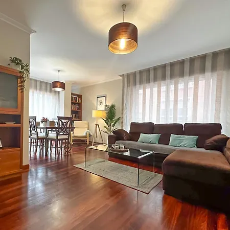 Apartamento Completo, Amplio, Muy Iluminado Y Con Plaza De Garaje Incluida. O Grove Exterior photo