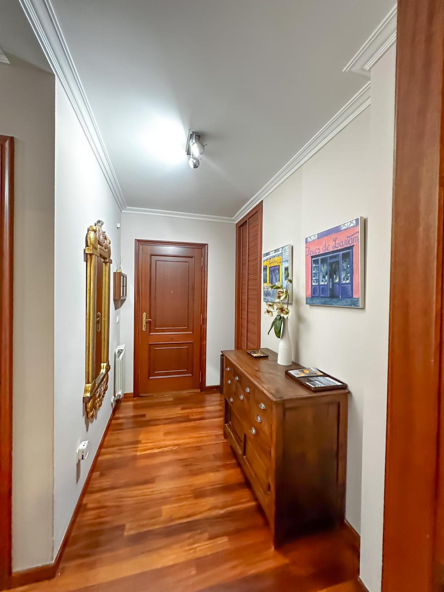 Appartement Completo, Amplio, Muy Iluminado Y Con Plaza De Garaje Incluida. O Grove
