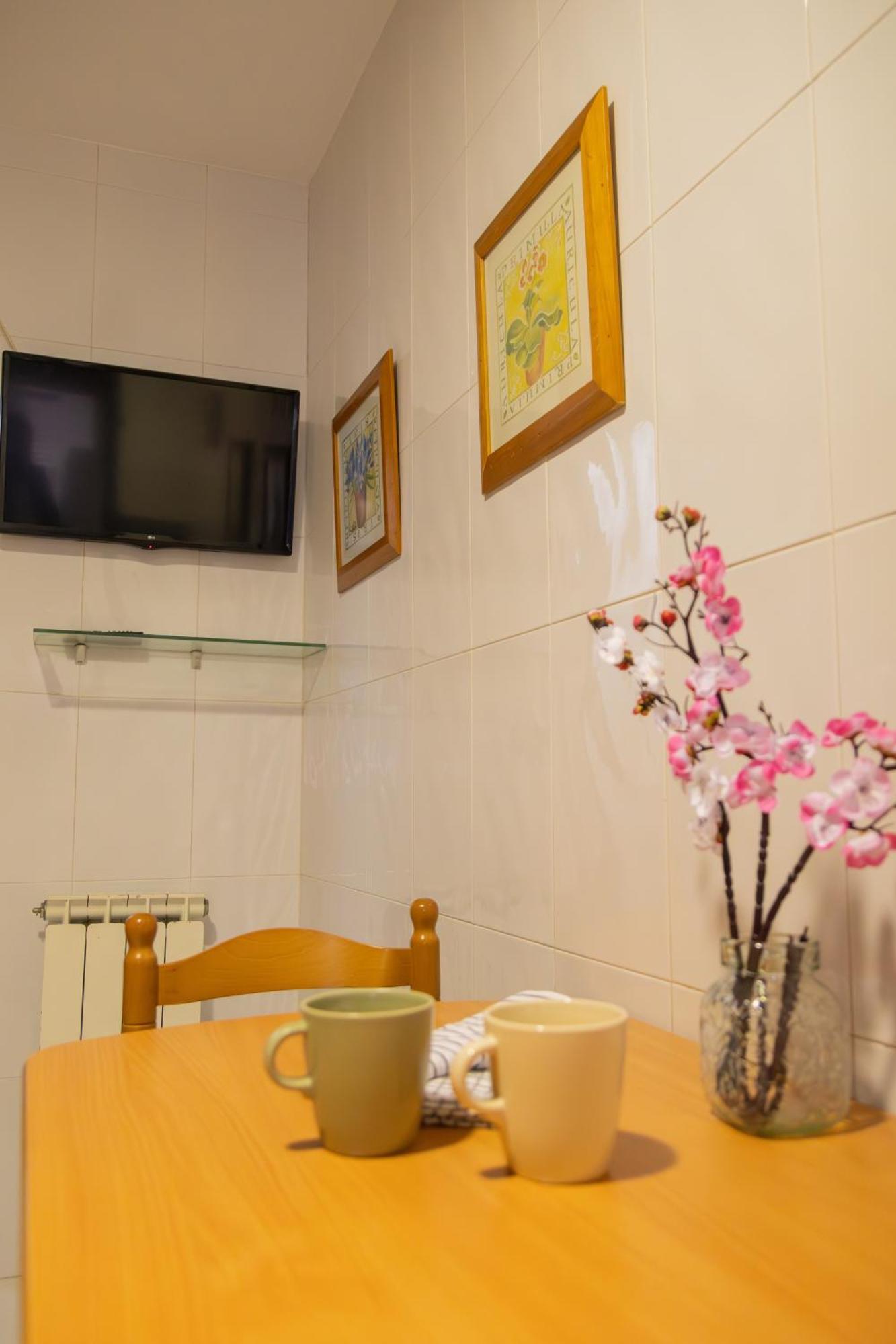 Completo, Amplio, Muy Iluminado Y Con Plaza De Garaje Incluida. Appartement *