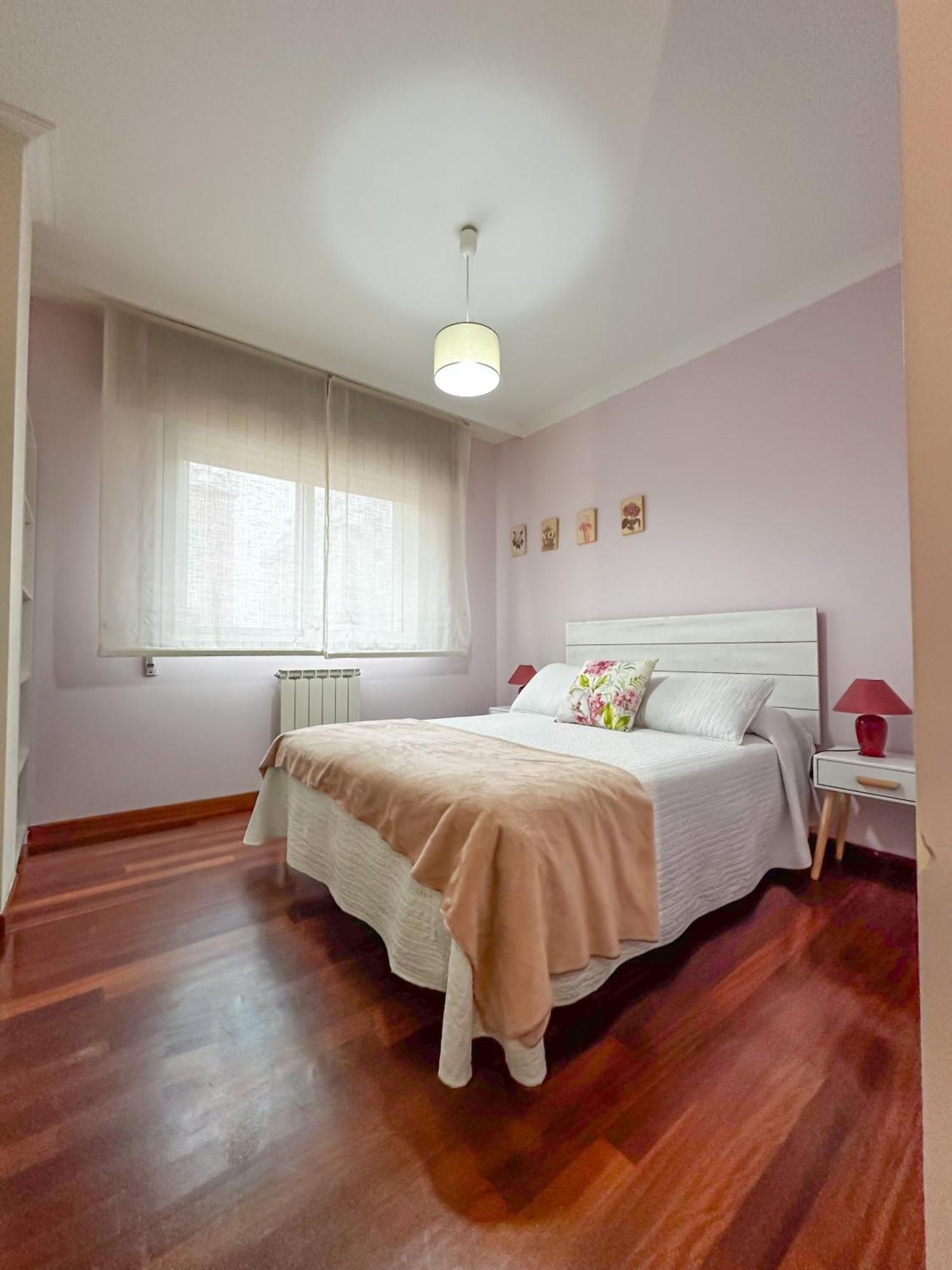 Completo, Amplio, Muy Iluminado Y Con Plaza De Garaje Incluida. Appartement O Grove