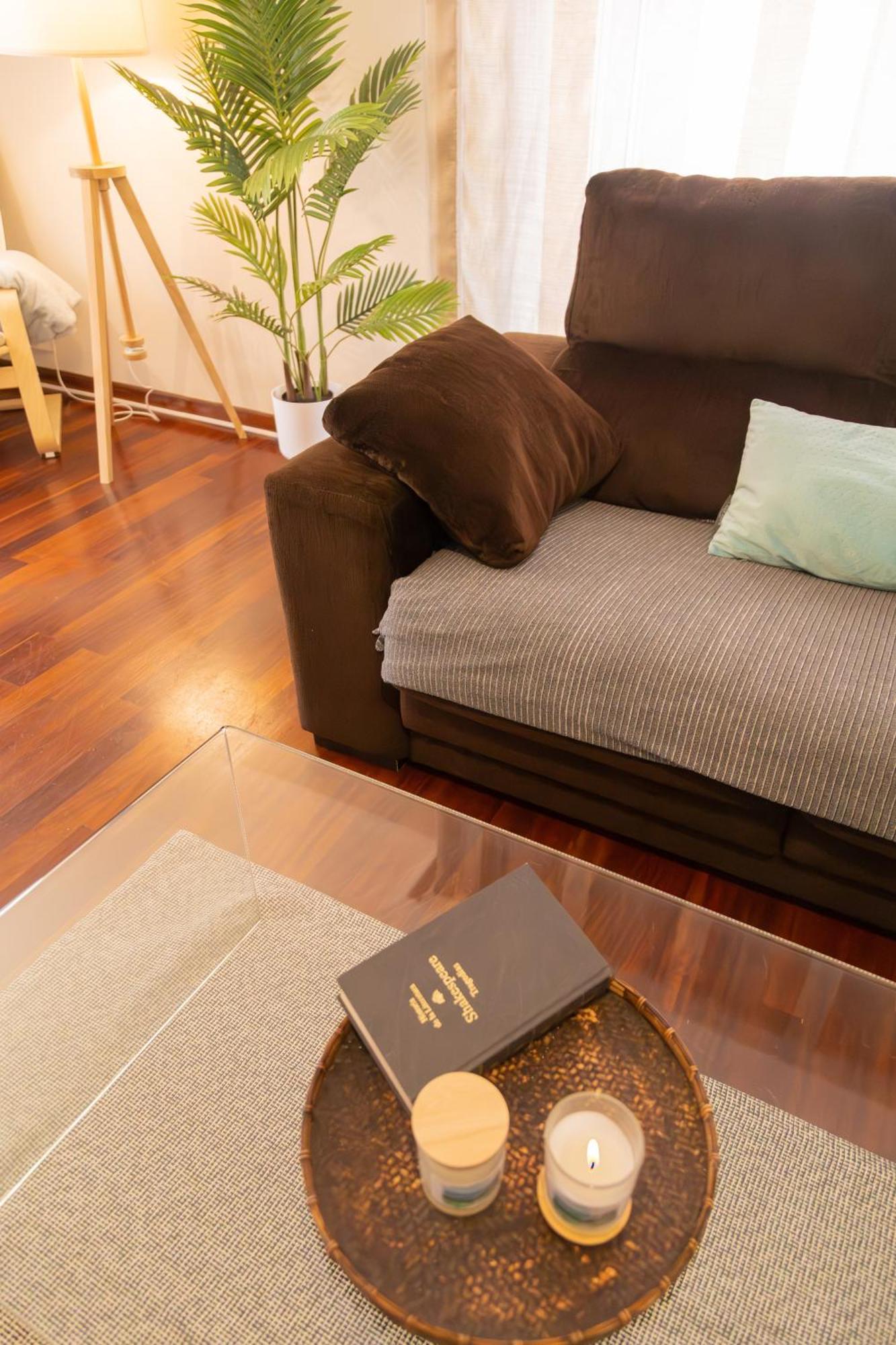 Completo, Amplio, Muy Iluminado Y Con Plaza De Garaje Incluida. Appartement