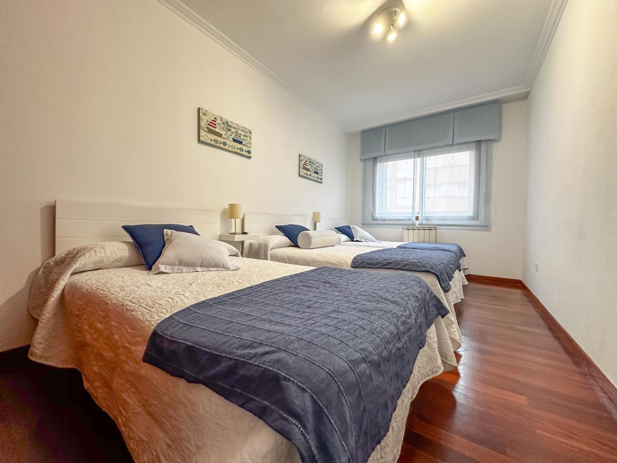 Appartement Completo, Amplio, Muy Iluminado Y Con Plaza De Garaje Incluida. O Grove